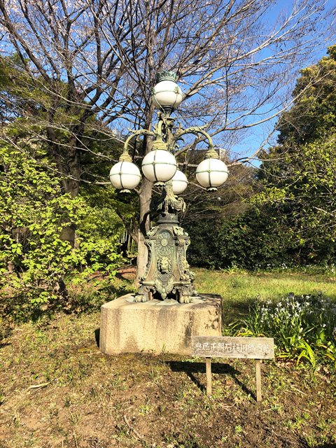 皇居石橋旧飾り電灯
